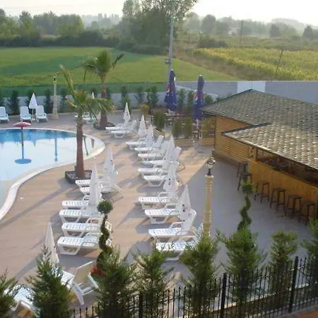 Hotel Ador